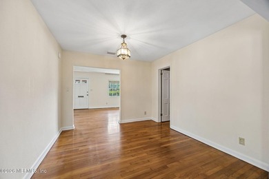 Charming 3 bedroom, 2 bath ranch home offering solid - photo 14