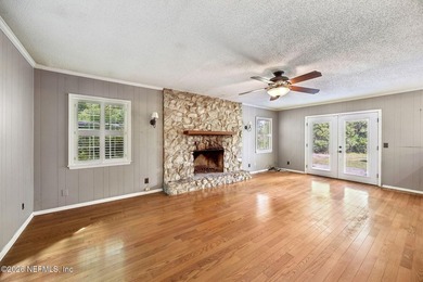 Charming 3 bedroom, 2 bath ranch home offering solid - photo 15