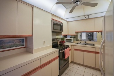 Light-filled & spacious is this luxurious OCEANFRONT 2-bedroom - photo 15