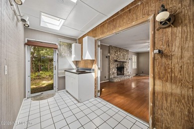 Charming 3 bedroom, 2 bath ranch home offering solid - photo 19