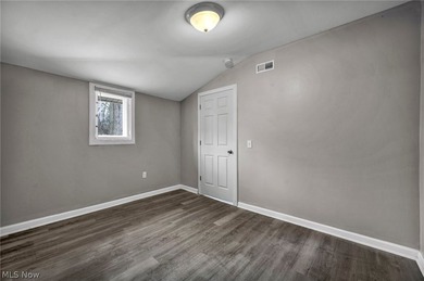 Welcome to this beautifully updated 3-bedroom, 2-bathroom home - photo 19