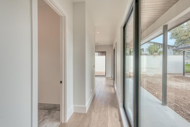 Luxury new construction in Applehead West loaded with custom - photo 20