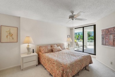 Light-filled & spacious is this luxurious OCEANFRONT 2-bedroom - photo 20