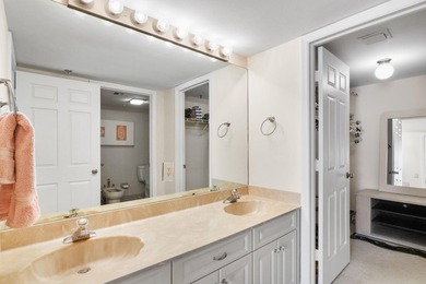 Light-filled & spacious is this luxurious OCEANFRONT 2-bedroom - photo 22