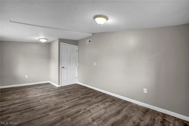 Welcome to this beautifully updated 3-bedroom, 2-bathroom home - photo 24