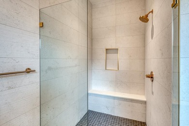 Luxury new construction in Applehead West loaded with custom - photo 25