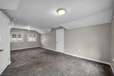 Welcome to this beautifully updated 3-bedroom, 2-bathroom home - photo 26