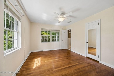 Charming 3 bedroom, 2 bath ranch home offering solid - photo 27