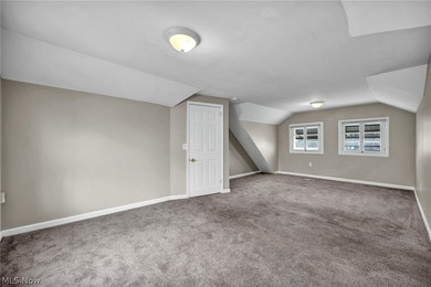Welcome to this beautifully updated 3-bedroom, 2-bathroom home - photo 27