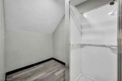 Welcome to this beautifully updated 3-bedroom, 2-bathroom home - photo 31