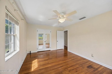 Charming 3 bedroom, 2 bath ranch home offering solid - photo 33