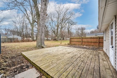 Welcome to this beautifully updated 3-bedroom, 2-bathroom home - photo 34