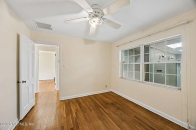 Charming 3 bedroom, 2 bath ranch home offering solid - photo 35