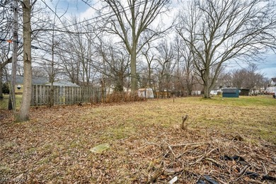Welcome to this beautifully updated 3-bedroom, 2-bathroom home - photo 37