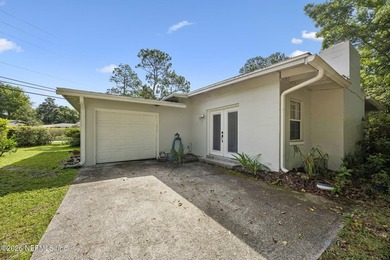Charming 3 bedroom, 2 bath ranch home offering solid - photo 39