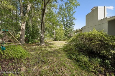 Charming 3 bedroom, 2 bath ranch home offering solid - photo 42