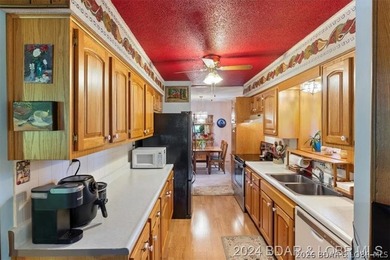 Four connected lots, nearly 2,900 square feet, three full baths - photo 7