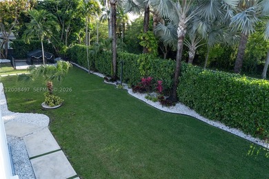Exquisite modern estate located in the prestigious Village of - photo 11
