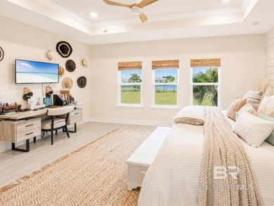 Every room in this bright coastal bungalow has been thoughtfully - photo 13