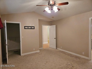 Well maintained home located in Lake Tansi is ready and waiting - photo 14
