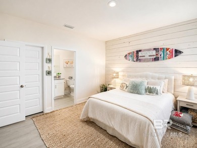 Every room in this bright coastal bungalow has been thoughtfully - photo 15