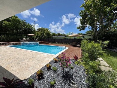 Exquisite modern estate located in the prestigious Village of - photo 16