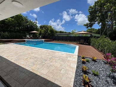 Exquisite modern estate located in the prestigious Village of - photo 17