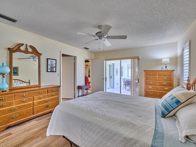 Updated 1,304sf, Single Family Home, 2 Beds, 2 Full Baths, 2 Car - photo 21