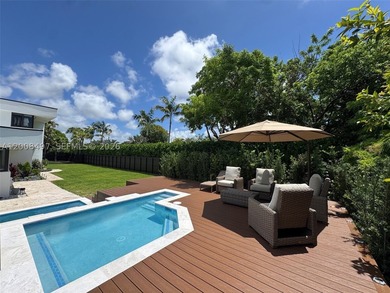 Exquisite modern estate located in the prestigious Village of - photo 22