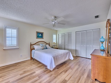 Updated 1,304sf, Single Family Home, 2 Beds, 2 Full Baths, 2 Car - photo 24
