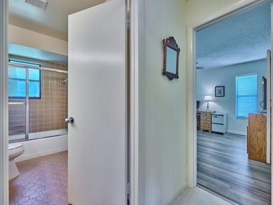 Updated 1,304sf, Single Family Home, 2 Beds, 2 Full Baths, 2 Car - photo 26
