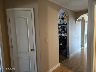 Well maintained home located in Lake Tansi is ready and waiting - photo 27