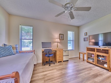 Updated 1,304sf, Single Family Home, 2 Beds, 2 Full Baths, 2 Car - photo 30