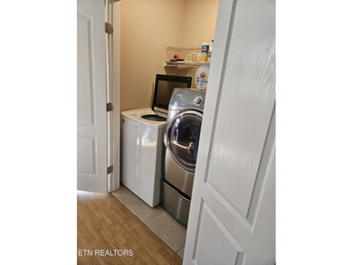 Well maintained home located in Lake Tansi is ready and waiting - photo 31