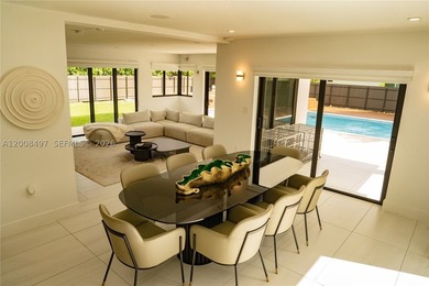 Exquisite modern estate located in the prestigious Village of - photo 31