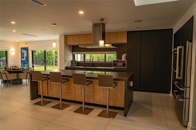 Exquisite modern estate located in the prestigious Village of - photo 34
