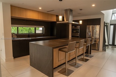 Exquisite modern estate located in the prestigious Village of - photo 36