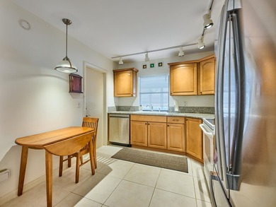 Updated 1,304sf, Single Family Home, 2 Beds, 2 Full Baths, 2 Car - photo 38
