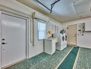 Updated 1,304sf, Single Family Home, 2 Beds, 2 Full Baths, 2 Car - photo 39