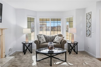 Fully remodeled home arched up on a corner lot with views and NO - photo 4