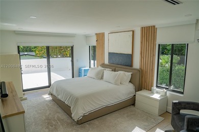 Exquisite modern estate located in the prestigious Village of - photo 44