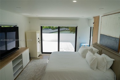 Exquisite modern estate located in the prestigious Village of - photo 45