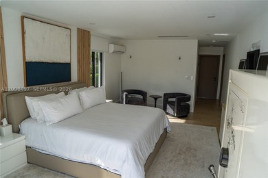 Exquisite modern estate located in the prestigious Village of - photo 46