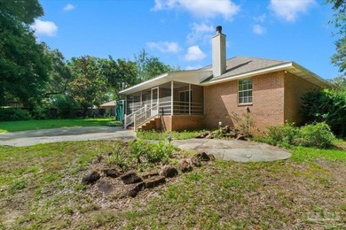 BRICK RANCH ON A CUL-DE-SAC!!! Enjoy the charm of this home - photo 3