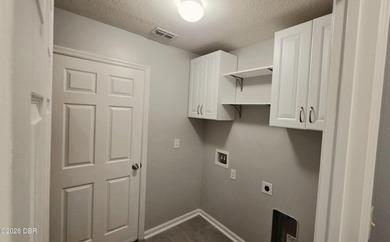 Welcome home to this beautifully maintained, turn-key ready - photo 14
