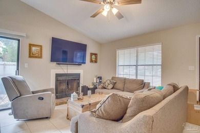 Remodeled Brick Residential attached home in Northwinds! Just - photo 3