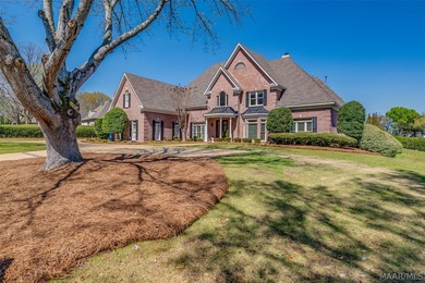 Welcome to refined living on the Wynlakes Golf Course. Situated - photo 4