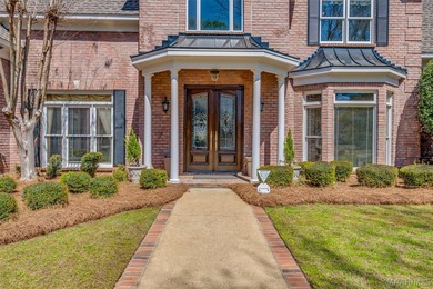 Welcome to refined living on the Wynlakes Golf Course. Situated - photo 5