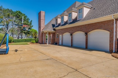 Welcome to refined living on the Wynlakes Golf Course. Situated - photo 6