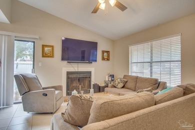 Remodeled Brick Residential attached home in Northwinds! Just - photo 6